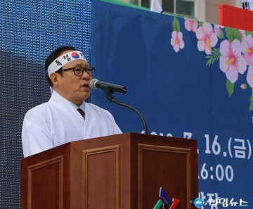 3·16 인동장터 독립만세운동 재연행사에서 축사하는 박선용 동구의회 의장